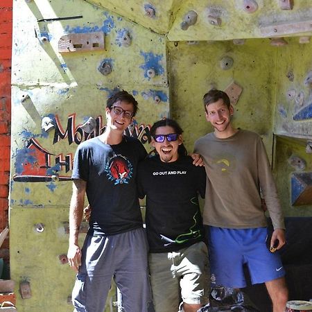 Monkeywasi Climbing Hostel Huaraz  Exteriör bild