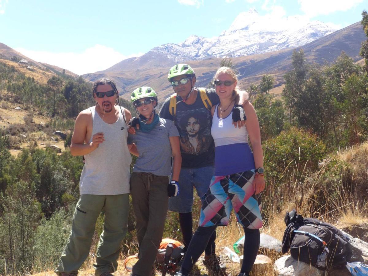Monkeywasi Climbing Hostel Huaraz  Exteriör bild