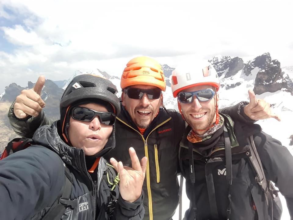 Monkeywasi Climbing Hostel Huaraz  Exteriör bild